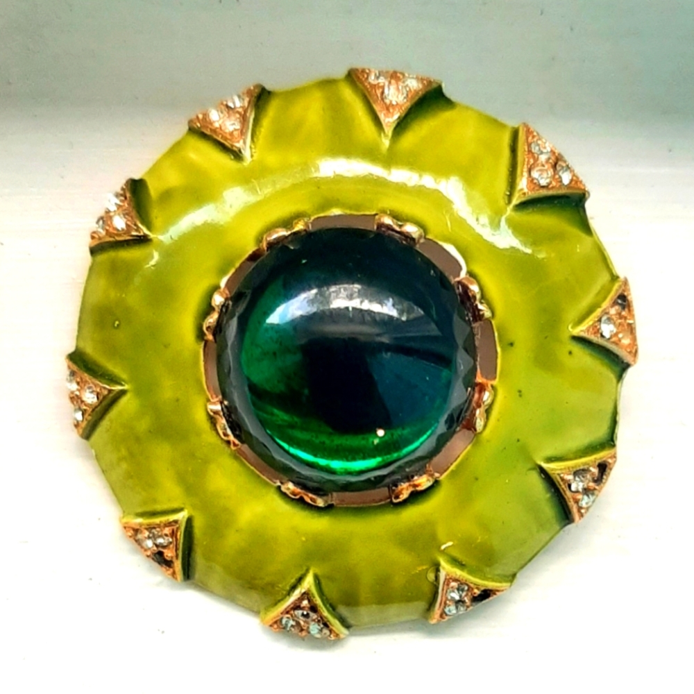 Vintage SCHRAGER Enamel & Emerald Green Cabachon Rhinestone Brooch Pin, Signed